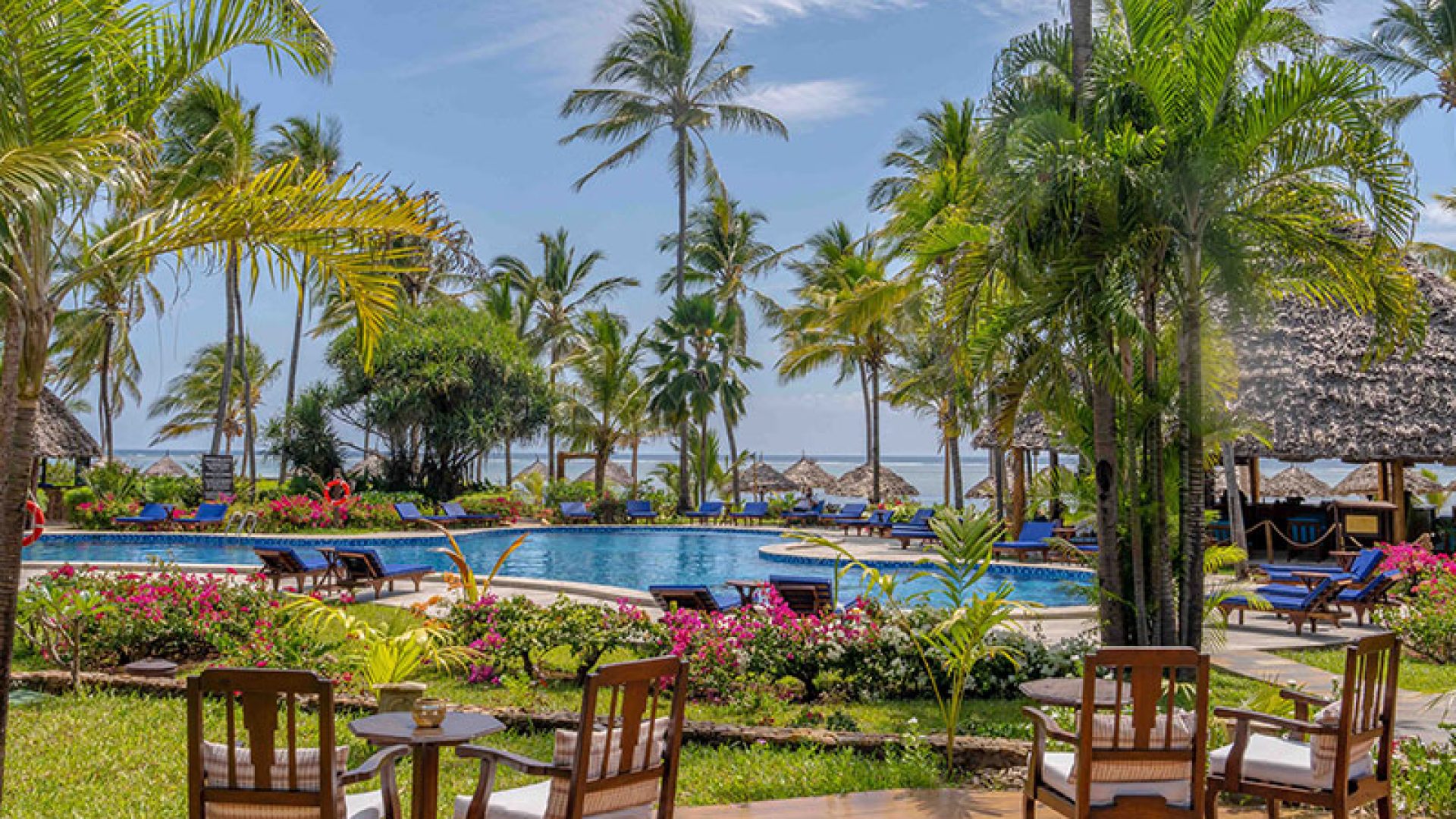 breezes beach club & spa
